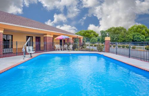 Moulton Hotel | Days Inn by Wyndham Moulton