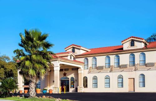 West San Antonio Hotel | Days Inn by Wyndham Near Seaworld San Antonio