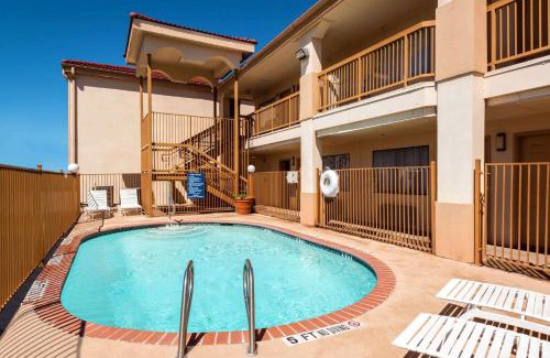 West San Antonio Hotel | Days Inn by Wyndham Near Seaworld San Antonio
