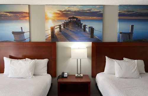 Ozark Hotel | Days Inn by Wyndham Ozark