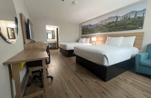 Estrella Hotel | Days Inn by Wyndham Phoenix West