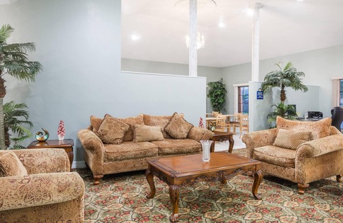 Portland Hotel | Days Inn by Wyndham Portland/Corpus Christi