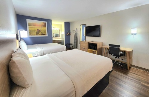 Portland Hotel | Days Inn by Wyndham Portland/Corpus Christi