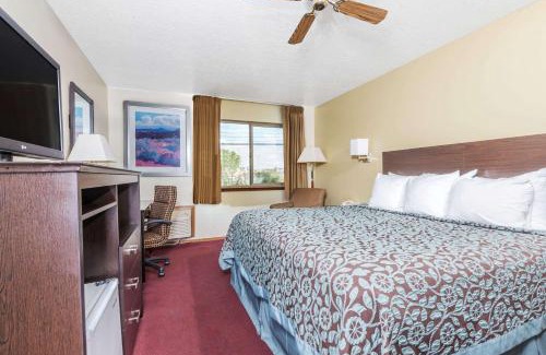 Pueblo Hotel | Days Inn by Wyndham Pueblo