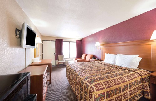 San Antonio Hotel | Days Inn by Wyndham San Antonio Splashtown/ATT Center