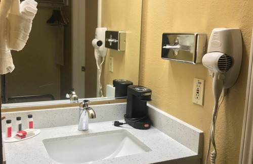 North San Antonio - SAT Hotel | Days Inn by Wyndham San Antonio Airport