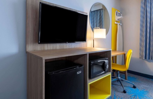 Sandusky Hotel | Days Inn by Wyndham Sandusky / Cedar Point