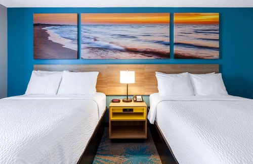 Sandusky Hotel | Days Inn by Wyndham Sandusky / Cedar Point