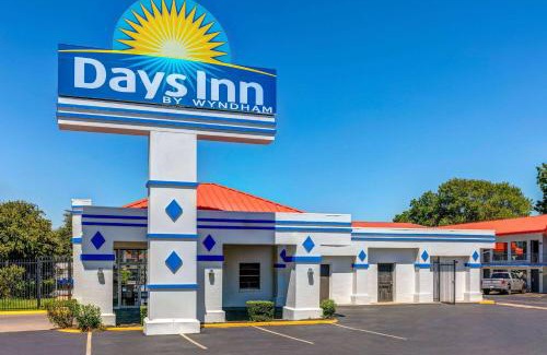 Fort Worth Hotel | Days Inn by Wyndham South Fort Worth