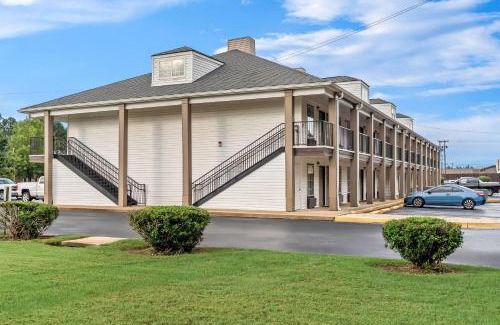 Valley Falls Hotel | Days Inn by Wyndham Spartanburg