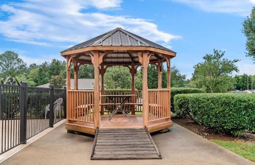 Valley Falls Hotel | Days Inn by Wyndham Spartanburg