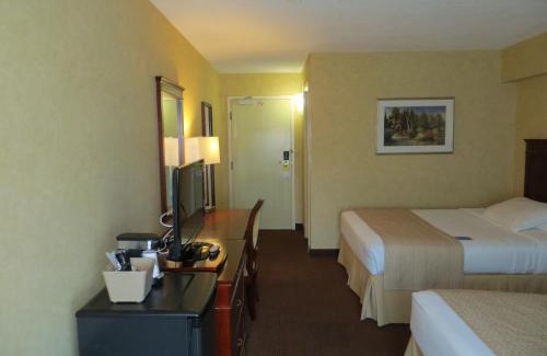 Northeast Mississauga Hotel | Days Inn by Wyndham Toronto West Mississauga