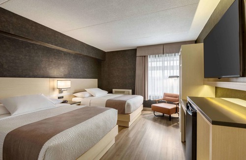 Northeast Mississauga Hotel | Days Inn by Wyndham Toronto West Mississauga