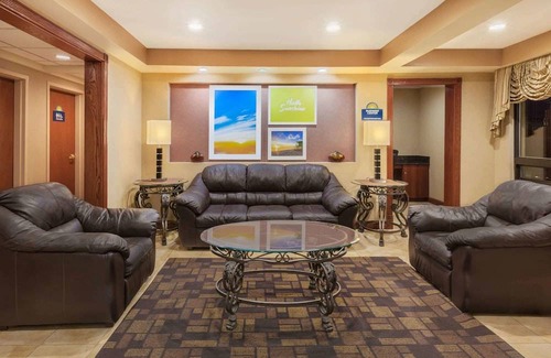 Iselin Hotel | Days Inn by Wyndham Iselin / Woodbridge