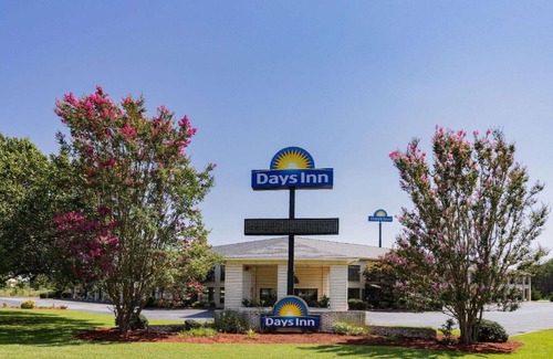 Arcadia Hotel | Days Inn by Wyndham Spartanburg Waccamaw