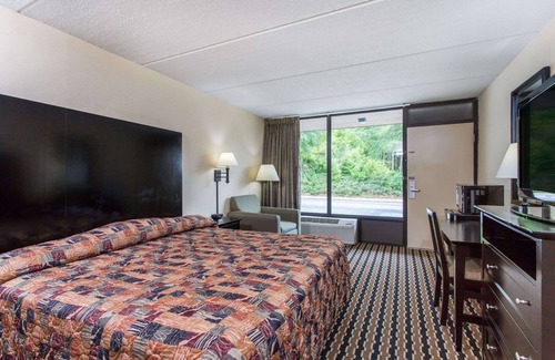 Wilkesboro Hotel | Days Inn by Wyndham Wilkesboro