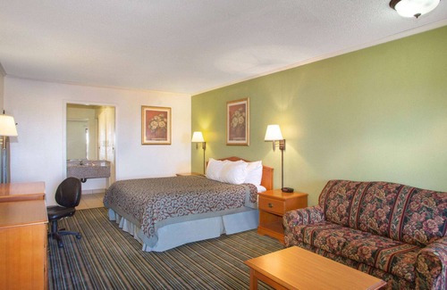 Wichita Hotel | Days Inn by Wyndham Wichita West Near Airport
