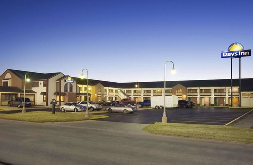 Wichita Hotel | Days Inn by Wyndham Wichita West Near Airport