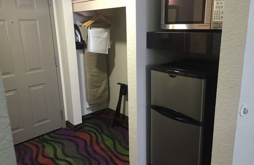 Bonita Springs Hotel | Days Inn & Suites by Wyndham Bonita Springs North Naples