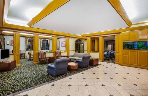 South Side Hotel | Days Inn & Suites by Wyndham Corpus Christi Central