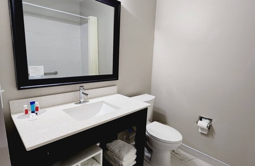 South Side Hotel | Days Inn & Suites by Wyndham Corpus Christi Central