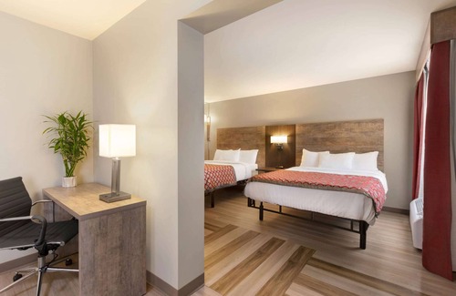 Bowling Green Hotel | Days Inn & Suites by Wyndham Bowling Green
