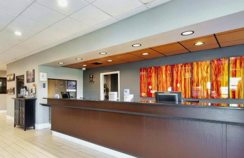 Johnson City Hotel | Days Inn & Suites by Wyndham Johnson City