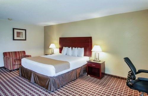 Johnson City Hotel | Days Inn & Suites by Wyndham Johnson City
