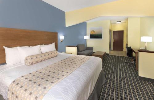 Union City Hotel | Days Inn & Suites by Wyndham Union City