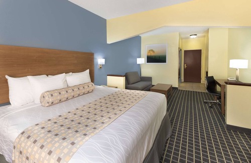 Union City Hotel | Days Inn & Suites by Wyndham Union City