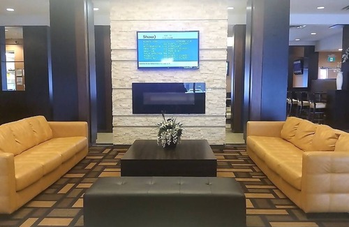 Winnipeg Hotel | Days Inn & Suites by Wyndham Winnipeg Airport Manitoba
