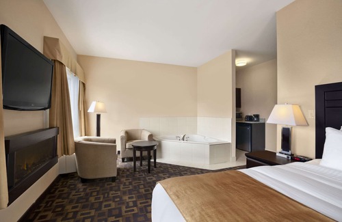 Winnipeg Hotel | Days Inn & Suites by Wyndham Winnipeg Airport Manitoba