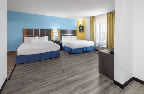 Lubbock Hotel | Days Inn & Suites by Wyndham Lubbock Medical Center
