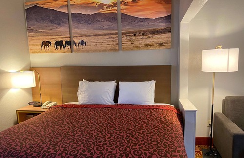 Tougaloo Hotel | Days Inn & Suites by Wyndham Ridgeland