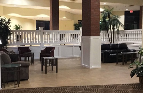 Tallahassee Hotel | Days Inn & Suites by Wyndham Tallahassee Conf Center I-10