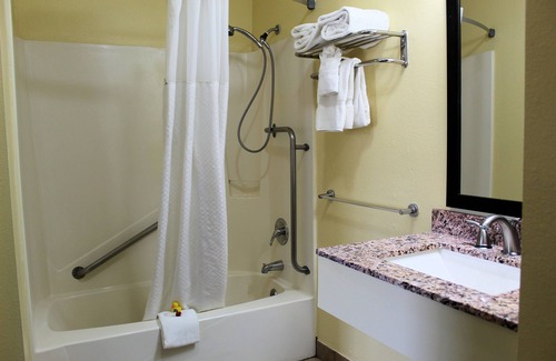 Gunnison Hotel | Days Inn & Suites by Wyndham Gunnison