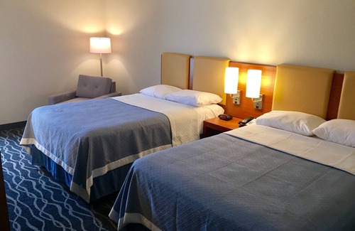 Springdale Hotel | Days Inn & Suites by Wyndham Cincinnati North
