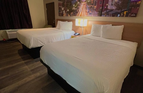 Kaukauna Hotel | Days Inn & Suites by Wyndham Kaukauna WI