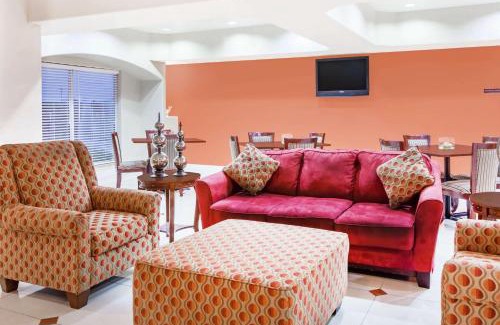 Marquez Hotel | Days Inn & Suites by Wyndham Marquez
