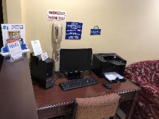 New Bedford Hotel | Days Inn & Suites by Wyndham Youngstown/Girard Ohio
