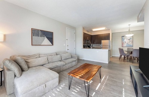 Daytona Beach Apartamento | Daytona 2BR w/Parking – Family and Pet Friendly