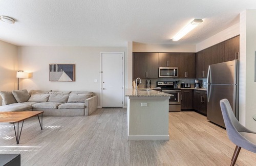 Daytona Beach Apartamento | Daytona 2BR w/Parking – Family and Pet Friendly