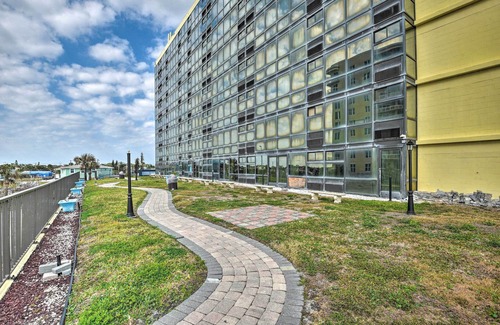 Daytona Beach Apartamento | Daytona Beach Studio w/ Pool + Ocean Access!