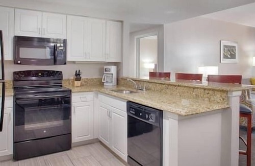 Brush - Stewarts Hotel | DAYTONA BEACH 2-BEDROOM SUITE WYNDHAM OCEAN WALK!
