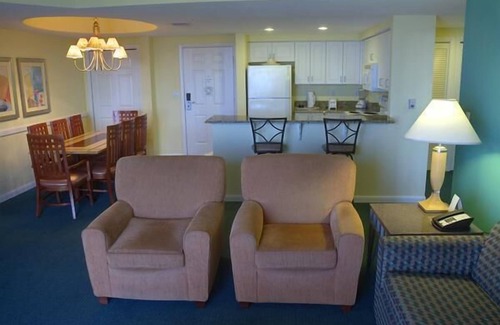 Brush - Stewarts Complejo | Daytona Beach, FL: condominio de 1 dormitorio con playa, piscinas en el resort, WiFi y más