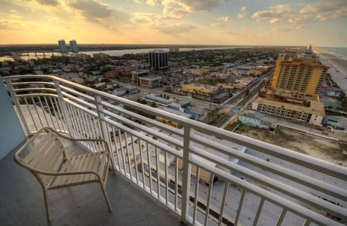Brush - Stewarts Complejo | Daytona Beach, FL: condominio de 1 dormitorio con playa, piscinas en el resort, WiFi y más