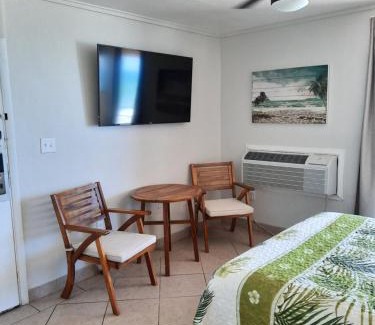 Daytona Beach Shores Hotel | Daytona Beach Hawaiian Inn