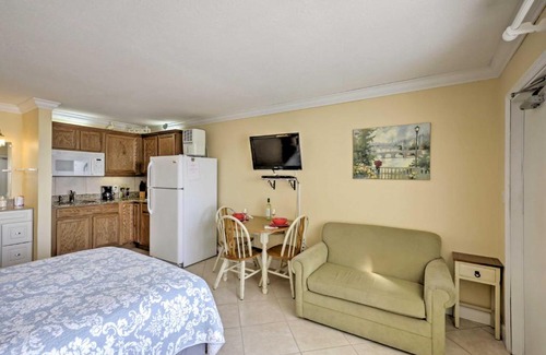Lenox Park Apartamento | Daytona Beach Studio with Oceanfront Balcony and Pool!