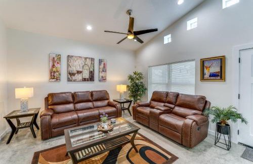 Holly Hill Casa | Daytona Beach Vacation Home about 4 Mi to Main St Pier