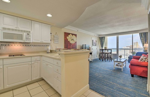 Ortona Park Apartamento | Daytona Beachfront Condo w/ Ocean View